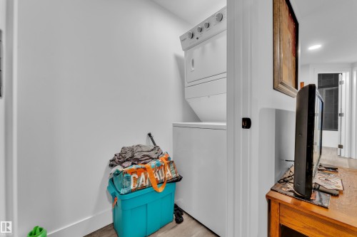 10227 146 Street, Edmonton, AB - Indoor Photo Showing Laundry Room