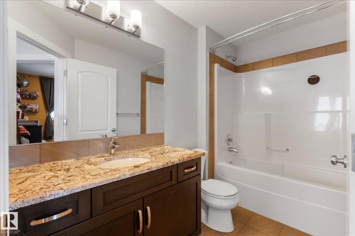4126 6A Street, Edmonton, AB - Indoor Photo Showing Bathroom