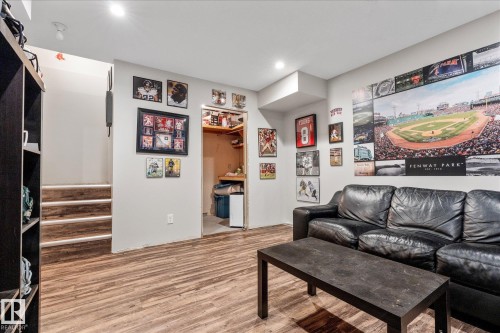 4126 6A Street, Edmonton, AB - Indoor Photo Showing Living Room