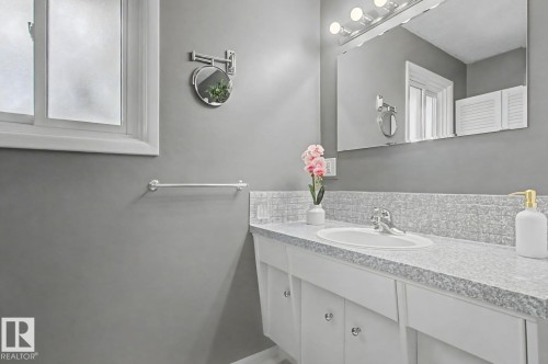 14315 58 Street, Edmonton, AB 