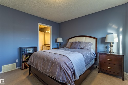 1438 Potter Greens Drive, Edmonton, AB - Indoor Photo Showing Bedroom