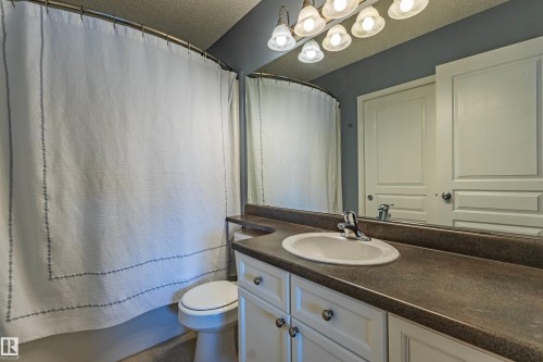 1438 Potter Greens Drive, Edmonton, AB - Indoor Photo Showing Bathroom