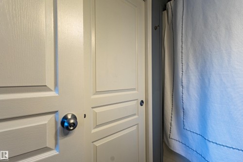 1438 Potter Greens Drive, Edmonton, AB - Indoor