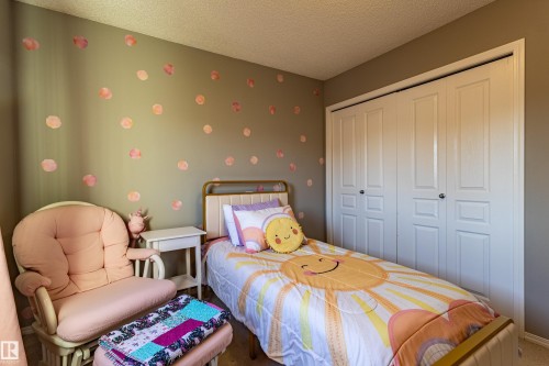 1438 Potter Greens Drive, Edmonton, AB - Indoor Photo Showing Bedroom