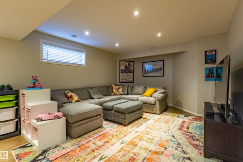 1438 Potter Greens Drive, Edmonton, AB - Indoor Photo Showing Basement