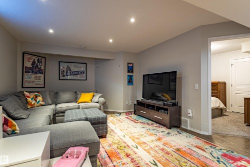 1438 Potter Greens Drive, Edmonton, AB - Indoor Photo Showing Living Room
