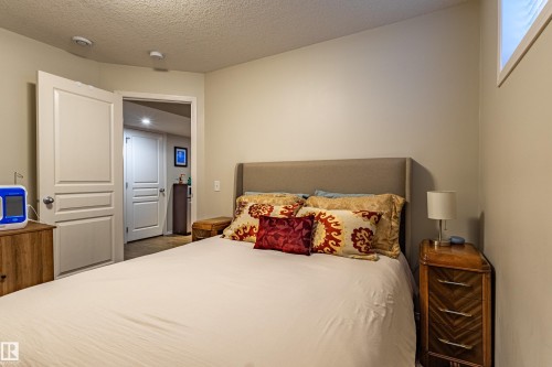 1438 Potter Greens Drive, Edmonton, AB - Indoor Photo Showing Bedroom