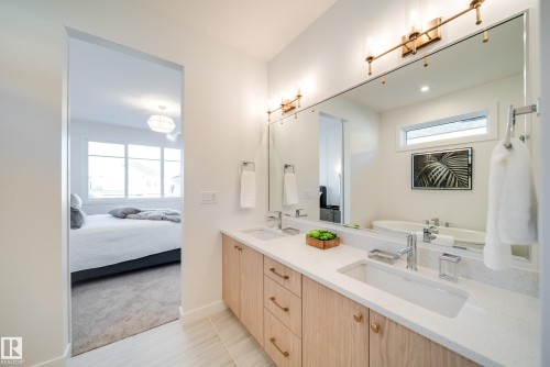 73 Chartres Close, St. Albert, AB - Indoor Photo Showing Bathroom