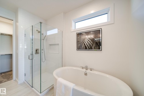 73 Chartres Close, St. Albert, AB - Indoor Photo Showing Bathroom