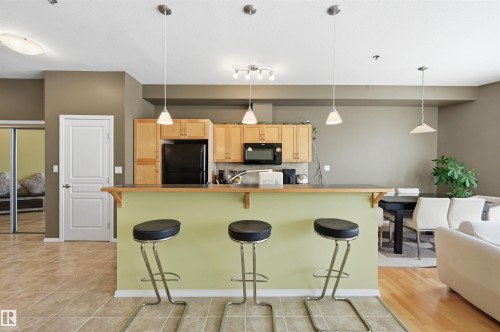 248 4827 104A Street, Edmonton, AB - Indoor Photo Showing Kitchen