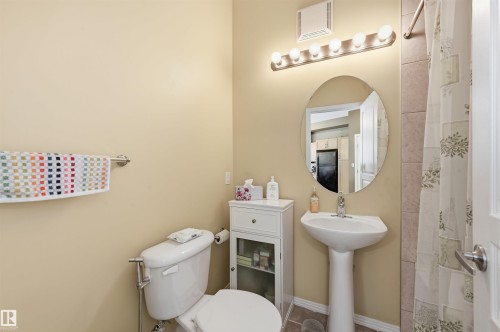 248 4827 104A Street, Edmonton, AB - Indoor Photo Showing Bathroom