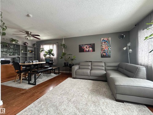 8603 149 Street, Edmonton, AB - Indoor Photo Showing Living Room