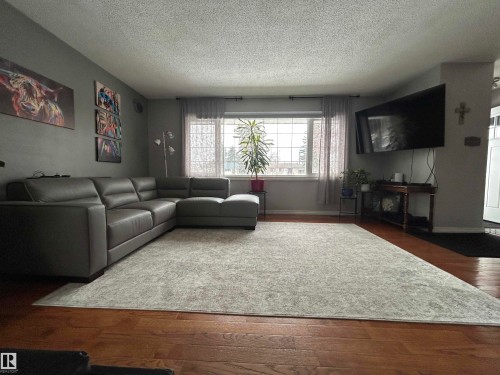 8603 149 Street, Edmonton, AB - Indoor Photo Showing Living Room