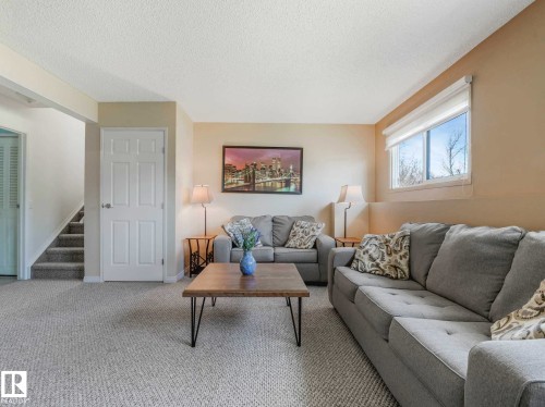 6011 37 Avenue, Edmonton, AB - Indoor Photo Showing Living Room