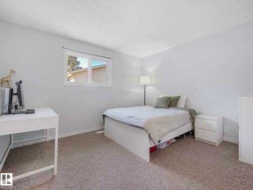 6011 37 Avenue, Edmonton, AB - Indoor Photo Showing Bedroom