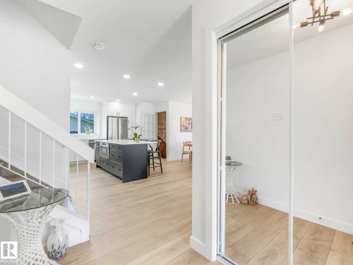 6011 37 Avenue, Edmonton, AB - Indoor Photo Showing Other Room