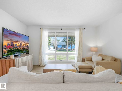 6011 37 Avenue, Edmonton, AB - Indoor