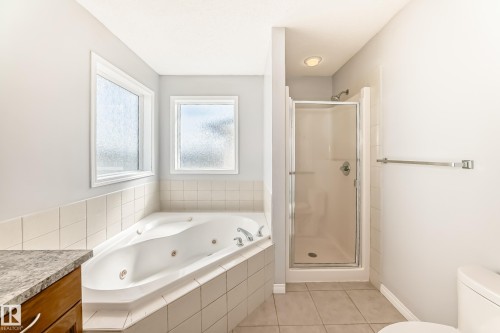 54 Royal Elm Road Nw, Calgary, AB - Indoor Photo Showing Bathroom