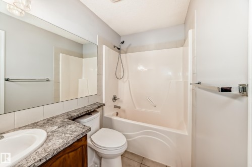 54 Royal Elm Road Nw, Calgary, AB - Indoor Photo Showing Bathroom