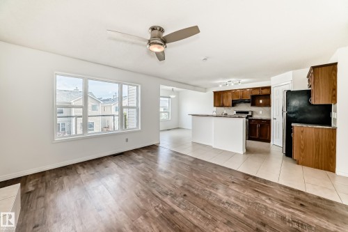 54 Royal Elm Road Nw, Calgary, AB - Indoor Photo Showing Kitchen