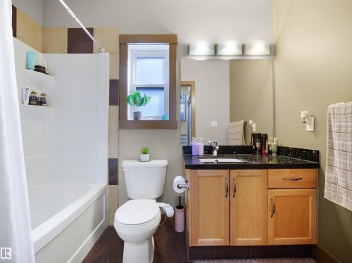 1015 61 Street, Edmonton, AB - Indoor Photo Showing Bathroom