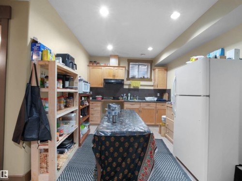 1015 61 Street, Edmonton, AB - Indoor