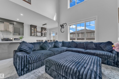 3607 41 Ave, Beaumont, AB - Indoor Photo Showing Living Room