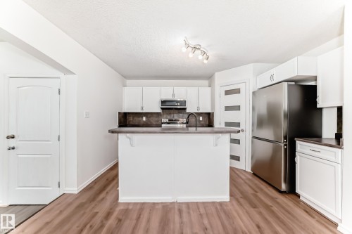 115 Keystone Lane, Leduc, AB - Indoor Photo Showing Kitchen