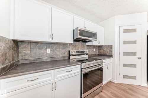 115 Keystone Lane, Leduc, AB - Indoor Photo Showing Kitchen