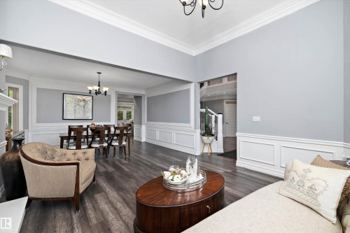 19 Oak Point, St. Albert, AB - Indoor Photo Showing Living Room
