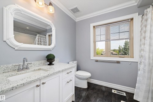 19 Oak Point, St. Albert, AB - Indoor Photo Showing Bathroom