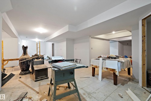 19 Oak Point, St. Albert, AB - Indoor Photo Showing Other Room