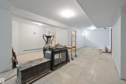 19 Oak Point, St. Albert, AB - Indoor Photo Showing Other Room