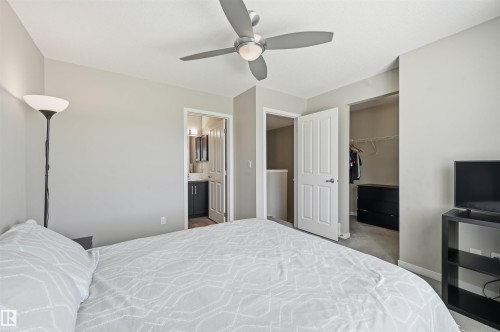4 320 Secord Boulevard, Edmonton, AB - Indoor Photo Showing Bedroom