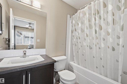 4 320 Secord Boulevard, Edmonton, AB - Indoor Photo Showing Bathroom