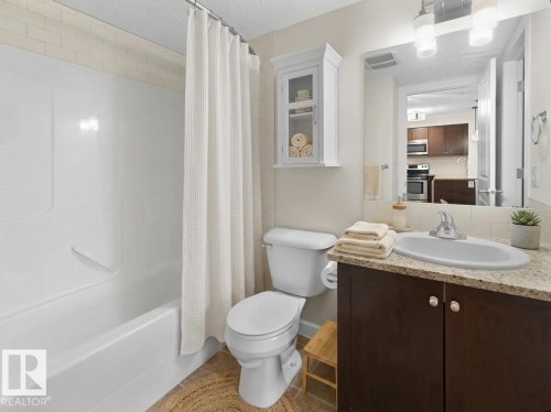 214 3715 Whitelaw Lane, Edmonton, AB - Indoor Photo Showing Bathroom