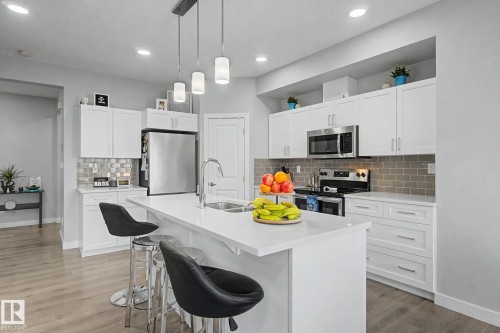 4018 Kinsella Way, Edmonton, AB - Indoor Photo Showing Kitchen With Double Sink With Upgraded Kitchen