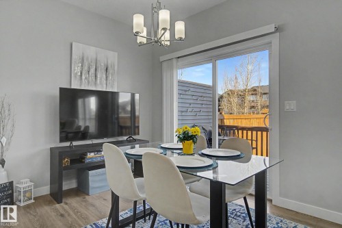 4018 Kinsella Way, Edmonton, AB - Indoor Photo Showing Dining Room