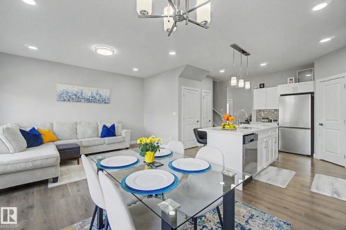 4018 Kinsella Way, Edmonton, AB - Indoor Photo Showing Dining Room
