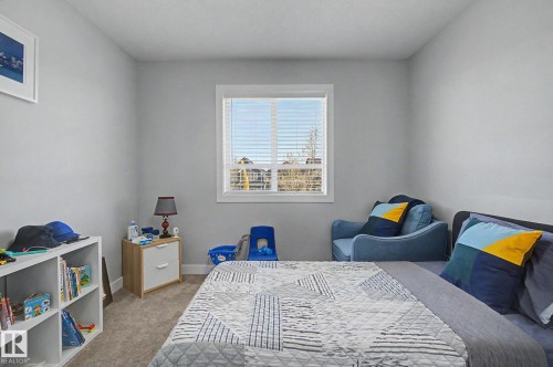 4018 Kinsella Way, Edmonton, AB - Indoor Photo Showing Bedroom
