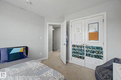 4018 Kinsella Way, Edmonton, AB - Indoor Photo Showing Bedroom
