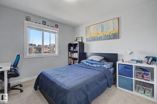 4018 Kinsella Way, Edmonton, AB - Indoor Photo Showing Bedroom