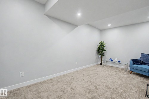 4018 Kinsella Way, Edmonton, AB - Indoor