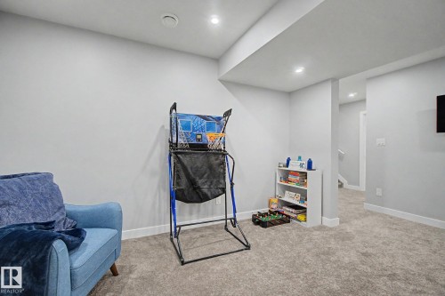 4018 Kinsella Way, Edmonton, AB - Indoor