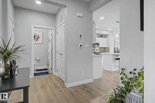 4018 Kinsella Way, Edmonton, AB - Indoor Photo Showing Other Room