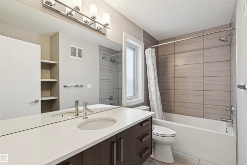 8724 116 Street, Edmonton, AB - Indoor Photo Showing Bathroom