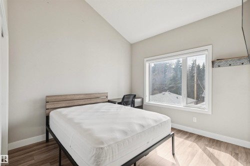 8724 116 Street, Edmonton, AB - Indoor Photo Showing Bedroom