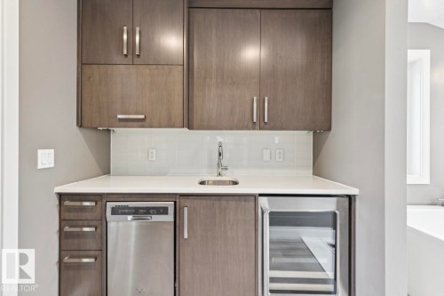 8724 116 Street, Edmonton, AB - Indoor Photo Showing Kitchen