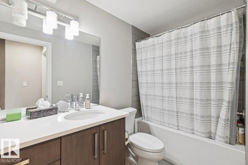 8724 116 Street, Edmonton, AB - Indoor Photo Showing Bathroom