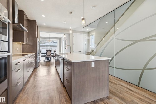 8724 116 Street, Edmonton, AB - Indoor Photo Showing Kitchen With Upgraded Kitchen
